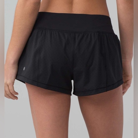 Lululemon Final Lap Short (2.5") Black Size 8 - Picture 2 of 9
